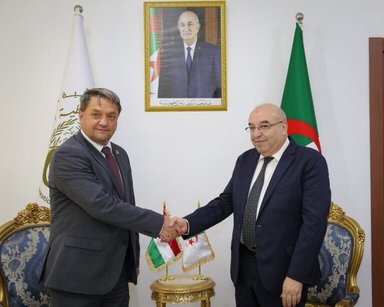 Algeria and Hungary Discuss Opening New Horizons for Investment and Partnership