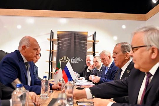 Algeria and Russia showcase the dimensions of the strategic partnership and elevate it to higher levels - Iqtissad Al Balad