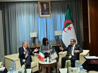 Algeria: Arqab discusses with the Italian Minister of Environment and Energy Security