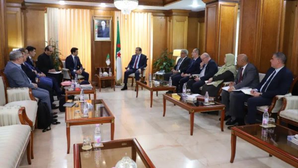 Algeria discusses with Spain the localization of these industries