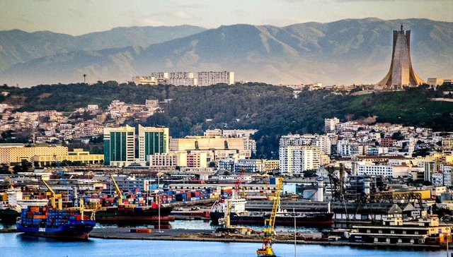 Algeria Strengthens Bases of Diversified and Resilient Economy by 2025
