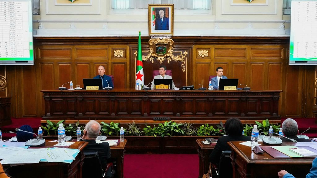 Algiers: Establishment of 57 new lines and allocation of 220 'Etusa' buses - Iqtissad Al Balad
