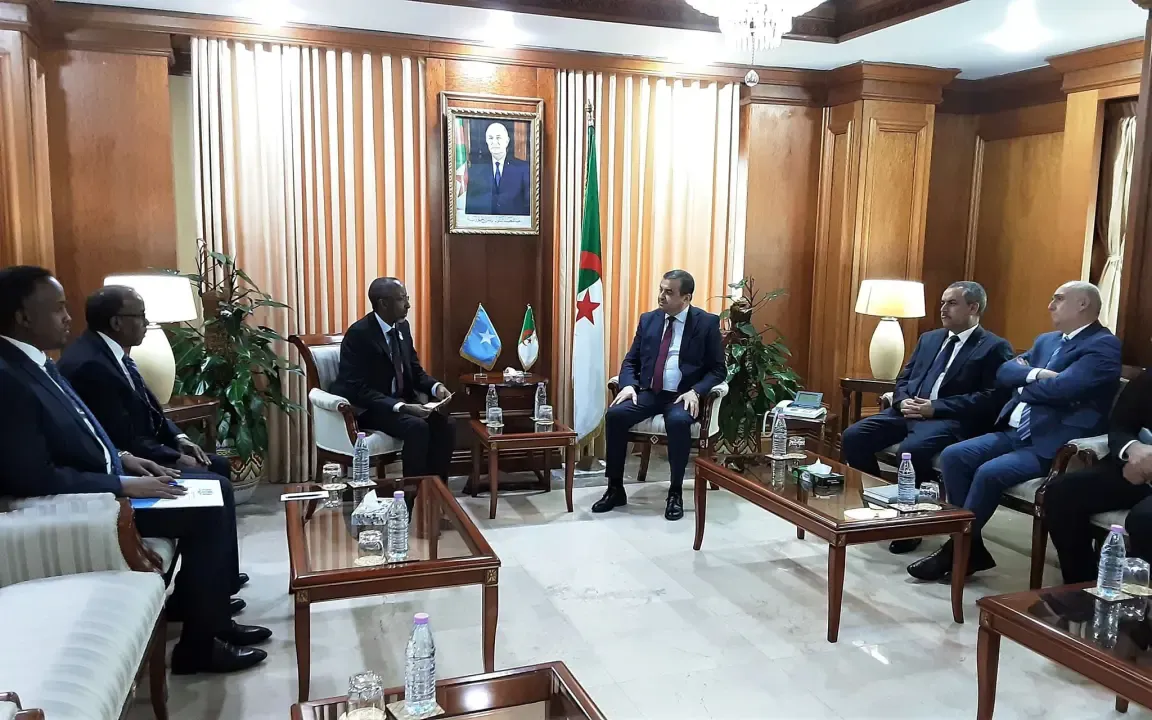 Arqab confirms Algeria's readiness to support the Republic of Somalia in developing the hydrocarbons sector