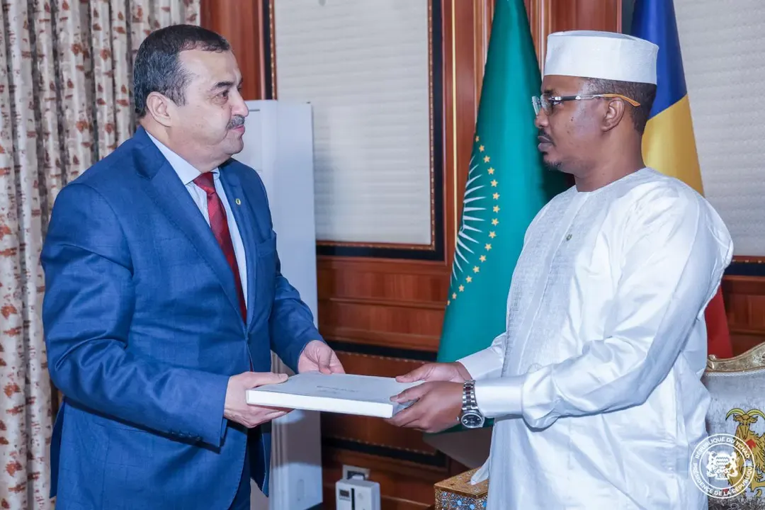 Arqab Delivers a Written Message from President Tebboune to His Chadian Counterpart