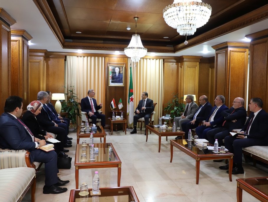 Arqab discusses ways to enhance cooperation with the Egyptian Minister of Petroleum and Mineral Resources