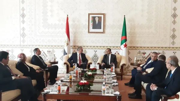 Egyptian Minister of Petroleum Visits Algeria