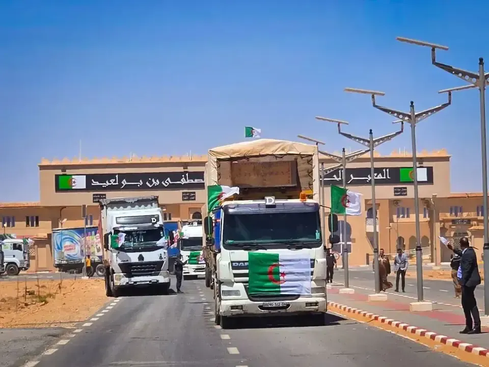 Export of 33 shipments of products to Mauritania