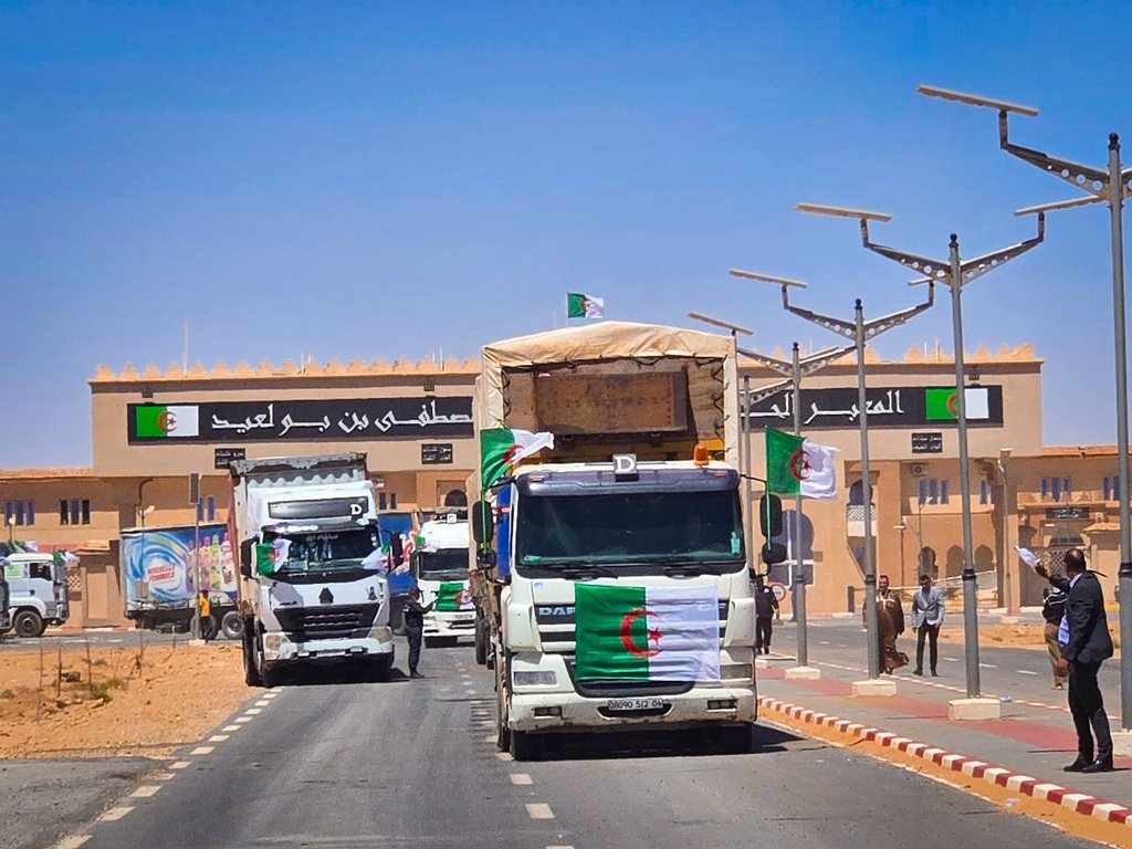 Export of 33 shipments of various Algerian products to Mauritania
