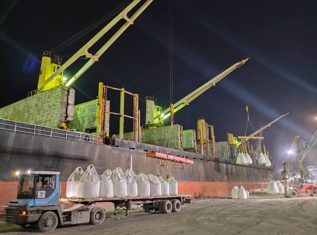 Export of more than 38,000 tons of white cement from Annaba port - Iqtissad Al Balad