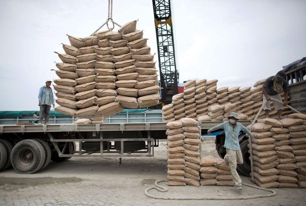 Exports: Loading of more than 38,000 tons of cement at the port of Annaba