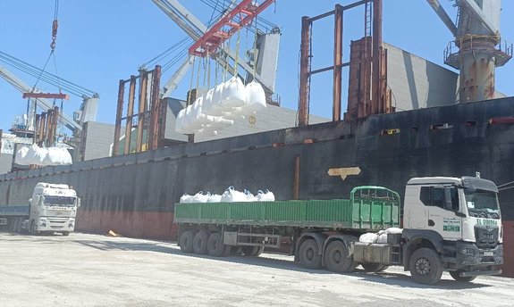 From Annaba Port.. Export of 20,000 tons of white cement to Guatemala