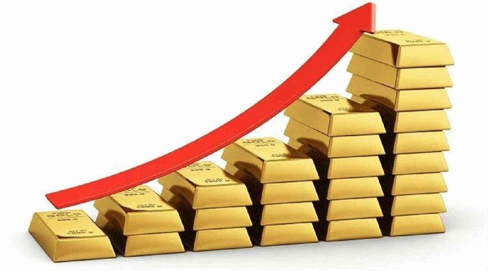 Gold and silver continue their gains in spot transactions