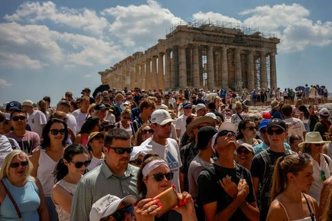 Greek Tourism Remains Very Popular: Greece Heads Towards a 'New Record Year'