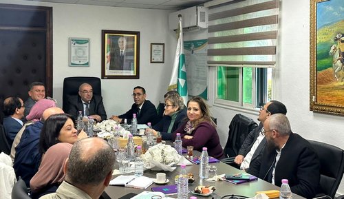 Guedri chairs a working meeting with the executives of the 'Saïdal' group on ongoing major projects