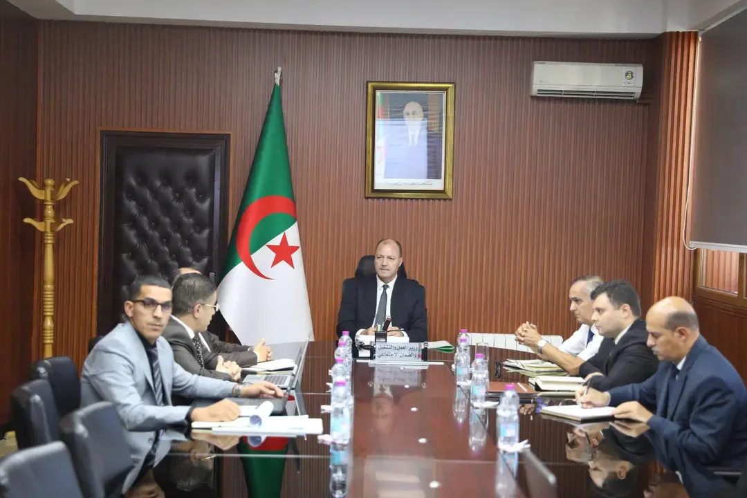 Hattab chairs a meeting to monitor the performance of the National Fund for Social Insurance for Wage Earners