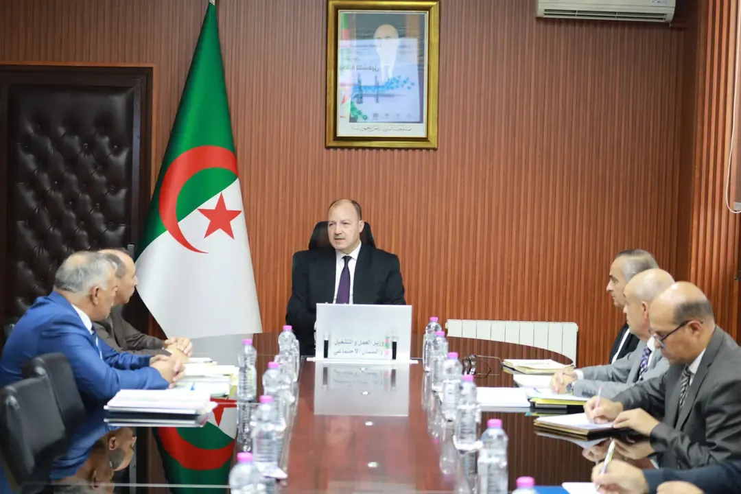 Hattab meets with officials from the National Employment Agency