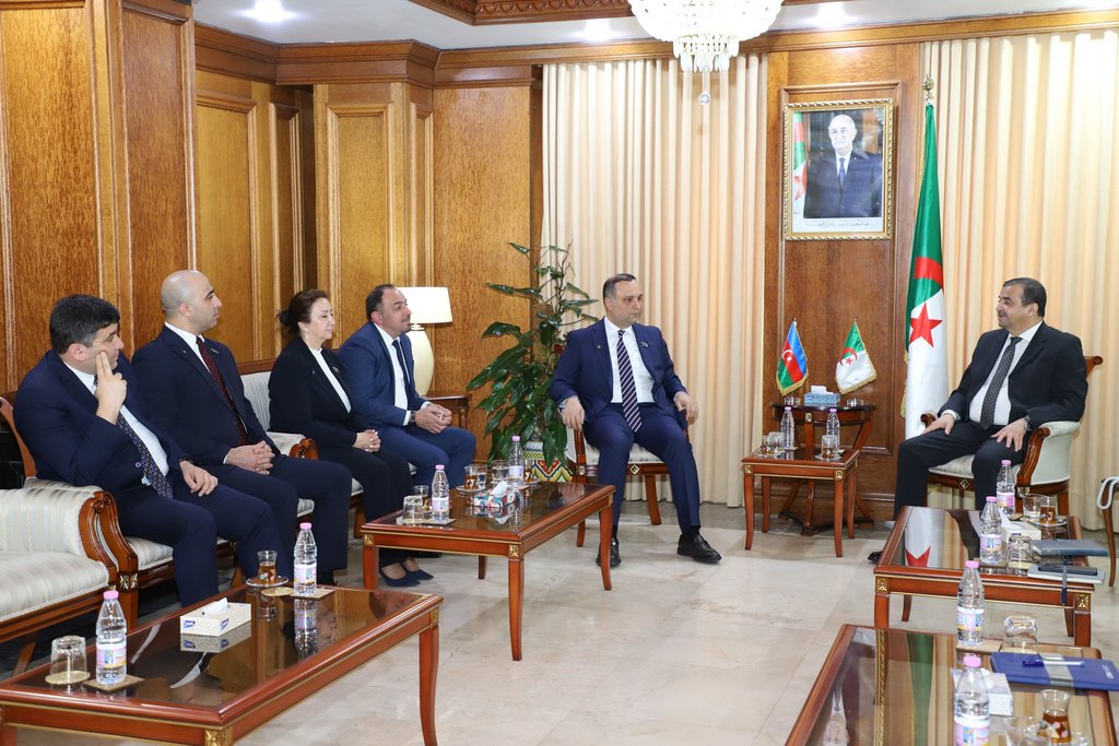 Hydrocarbons: Arqab discusses expanding bilateral partnership with an Azerbaijani delegation