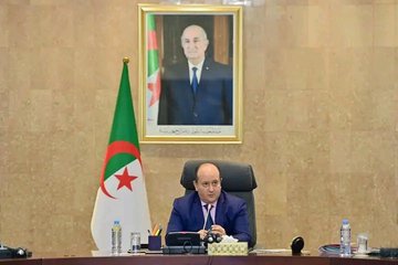 Important files.. The Prime Minister chairs a government meeting - Iqtissad Al Balad