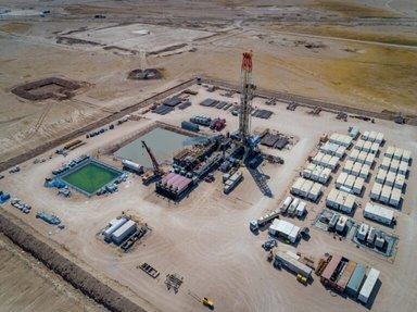 Iraqi authorities halt production at the southern Rumaila oil field due to rising stock