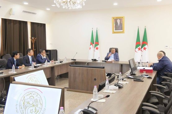 Jalawi chairs a meeting to assess the progress of the Eastern Mining Line project Annaba - Blad El Hadba