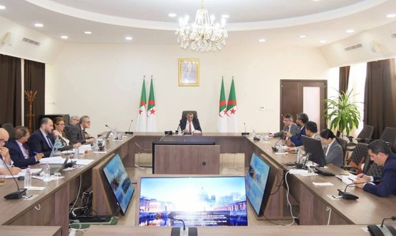 Jalawi holds a meeting on the development of port facilities - Iqtissad Al Balad