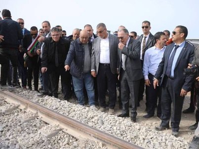 Jalawi inspects the workshops for the eastern mining railway project between Draa and Wadi Kabrit