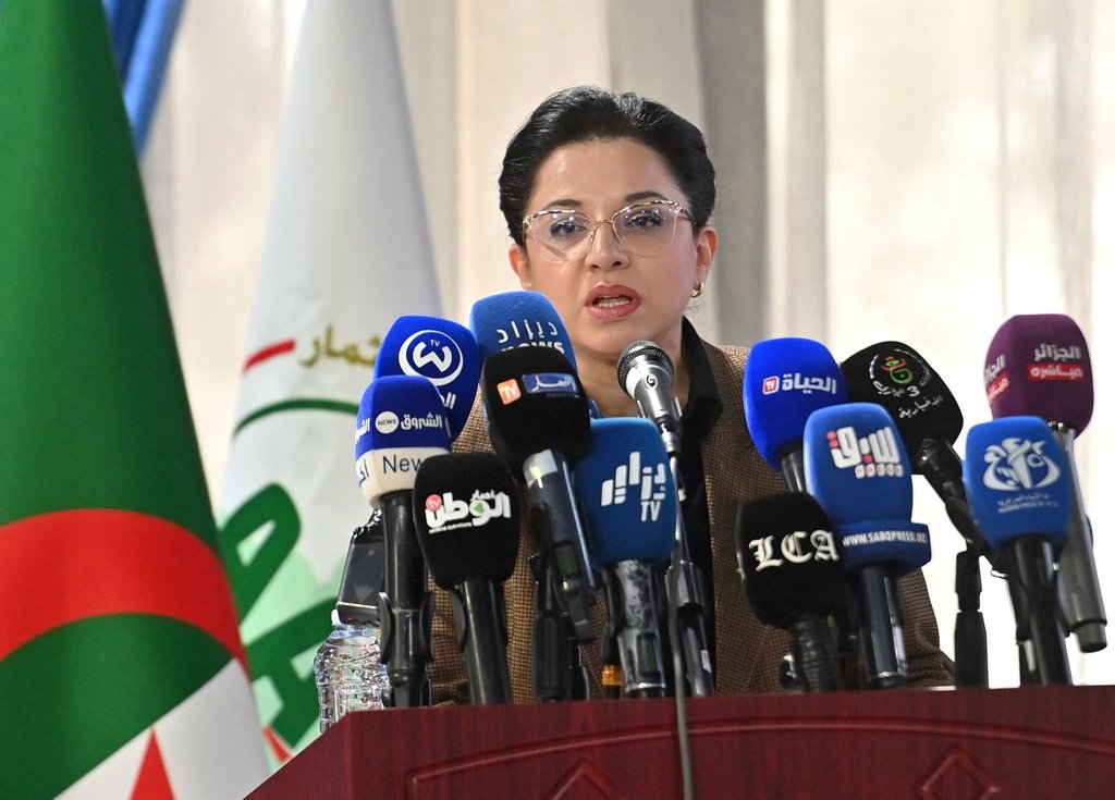 Minister Abdel Latif Highlights the Need to Direct Digital Transformation to Serve Traders and Artisans