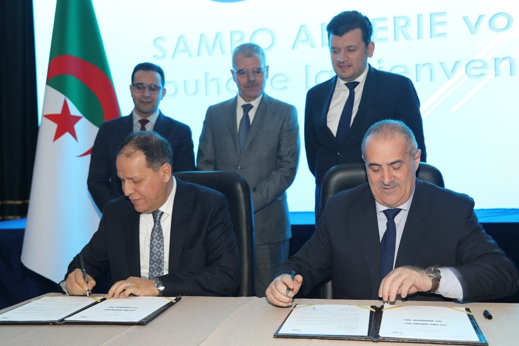 Minister of Agriculture oversees the signing ceremony of a partnership agreement for the acquisition of locally manufactured agricultural equipment