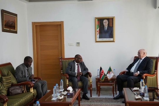 Minister of Industry Discusses Ways to Enhance Cooperation with the Kenyan Ambassador in Algeria