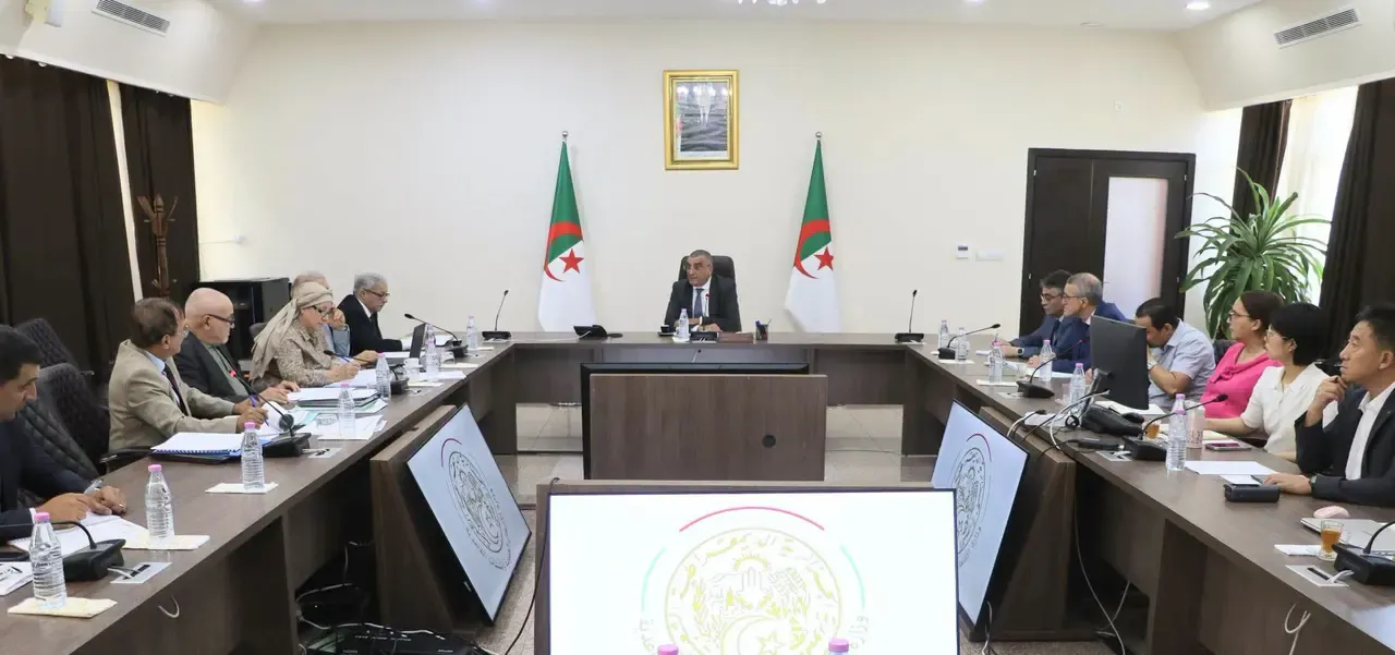 Mobilizing all resources for the Algerian-Chinese company for port dredging