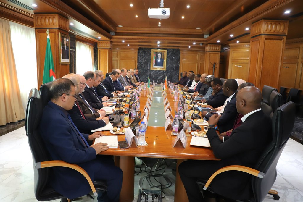 Mr. Arqab discusses ways to enhance cooperation with the Nigerian Minister of Petroleum