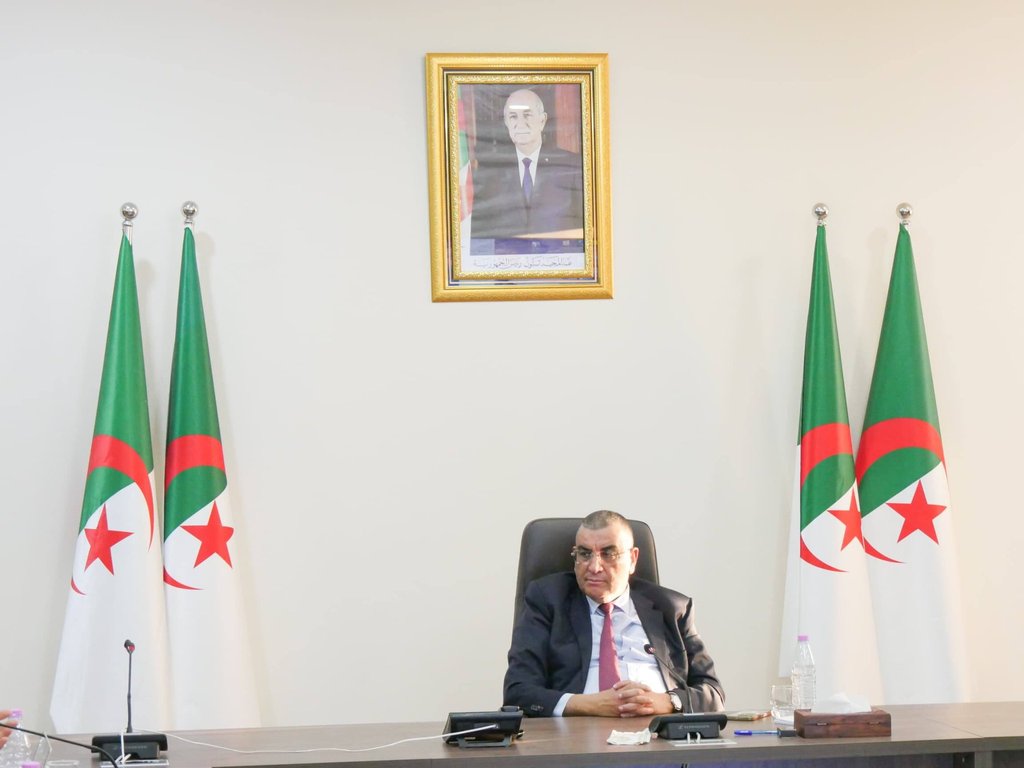Mr. Djaloui chairs working sessions to follow up on railway projects and the expansion of Annaba port