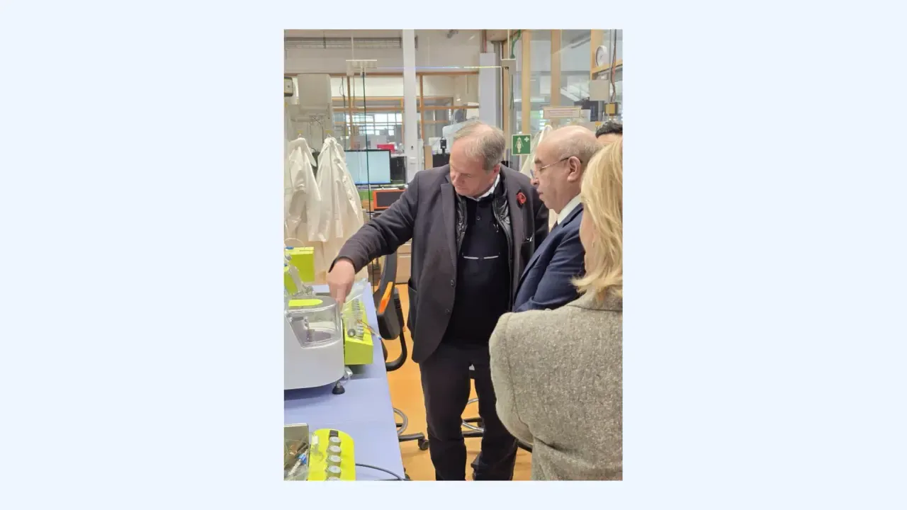 Mr. Gouidri discusses in Germany ways to establish a partnership for the production of innovative treatments in Algeria