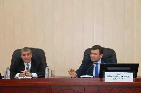 Mr. Walid chairs a national meeting with professionals in the date sector
