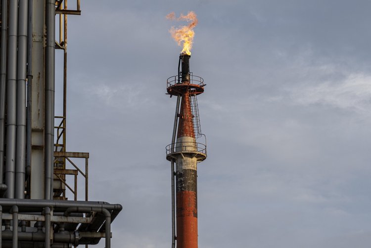 Oil: Brent crude remains above 64 dollars a barrel
