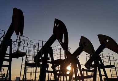 Oil jumps 5% amid supply disruption fears
