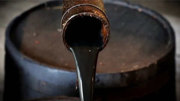 Oil prices continue to decline