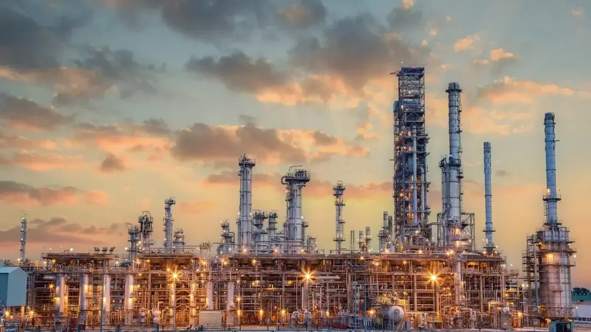 Oil prices hover near the highest level in five months