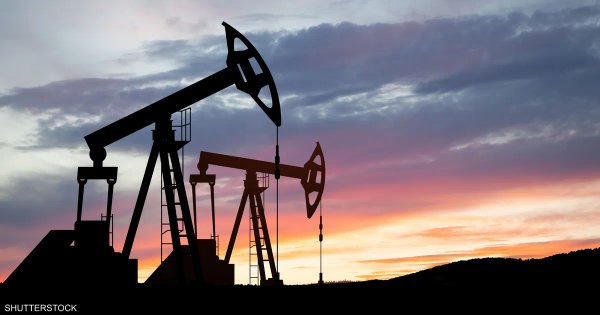 Oil prices rise by more than 4 percent at settlement