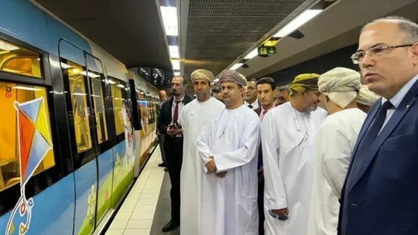 Omani Minister of Transport Visits Algiers Metro