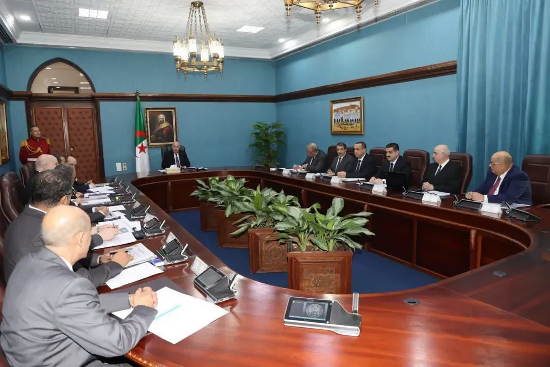 President Tebboune chairs a meeting on the progress of major projects