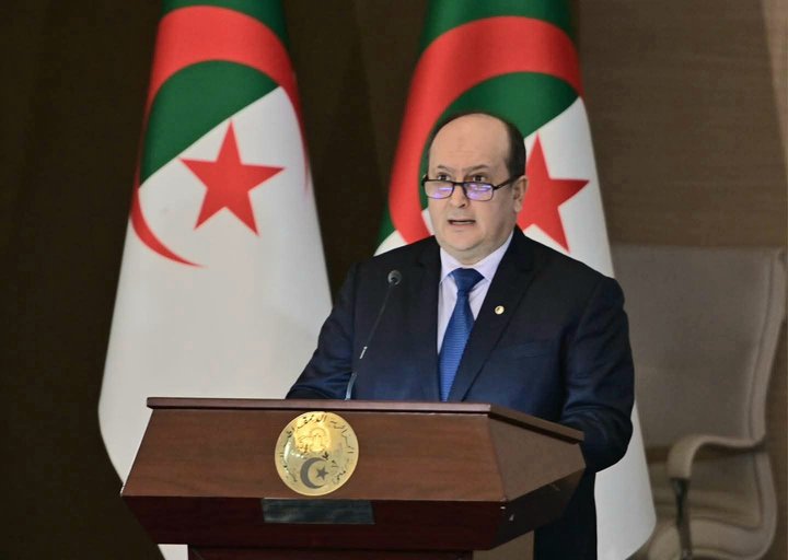 Prime Minister: Accompanying Algeria's Development Path by Enhancing the Economic Role of Consular Centers - Iqtissad Al Balad