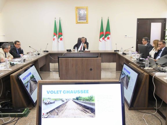 Public Works: Mr. Djaloui Chairs a Working Session on the Progress of the Highway Maintenance Program