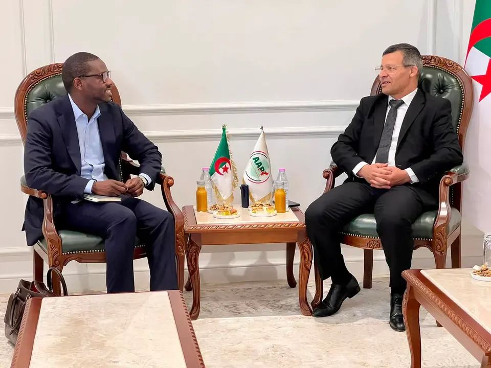 Rakach receives the regional representative of the International Investment Guarantee Agency