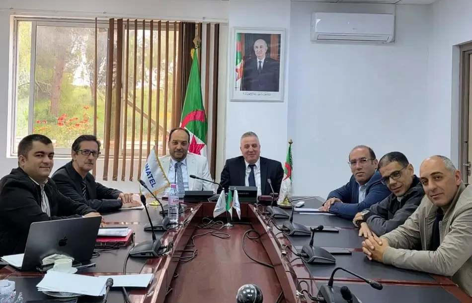 Renewal of partnership between the Algerian Phone Industry Company and the Banking Services Company