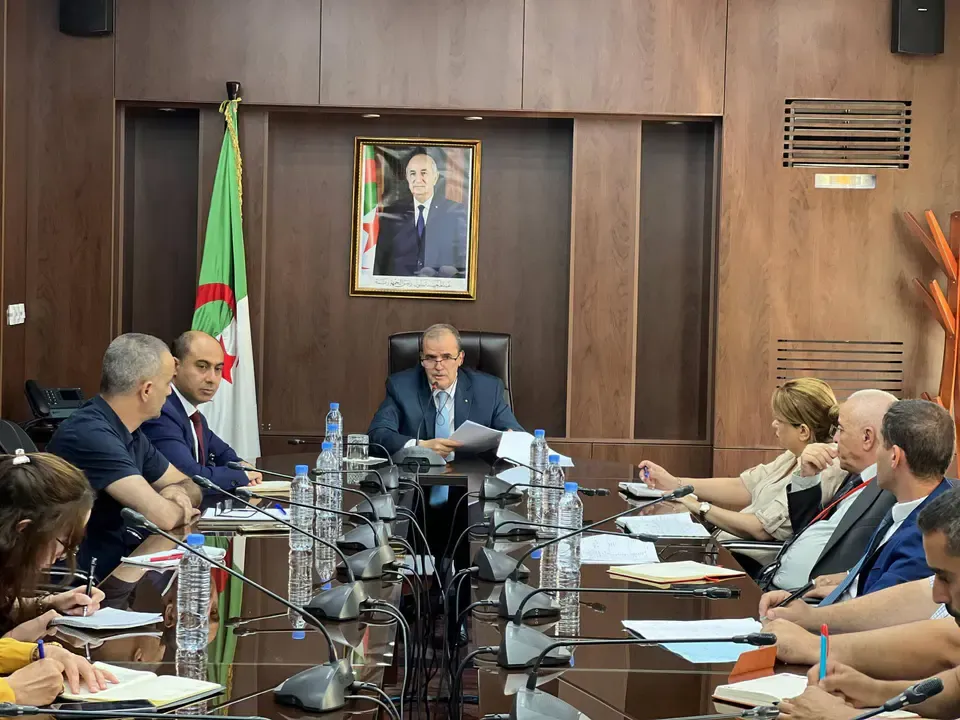 Rzig directs the immediate processing of operators' requests