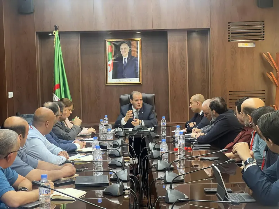 Rziq meets with manufacturers of electronic and household appliances