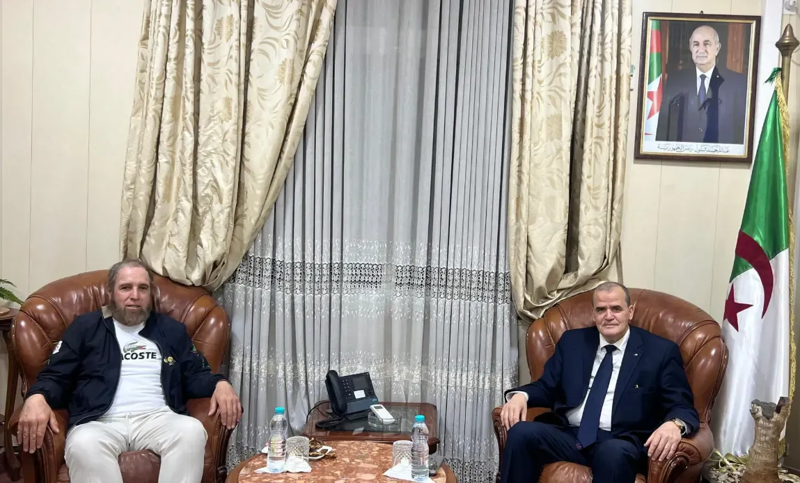 Rziq praises the role of community members in promoting national products