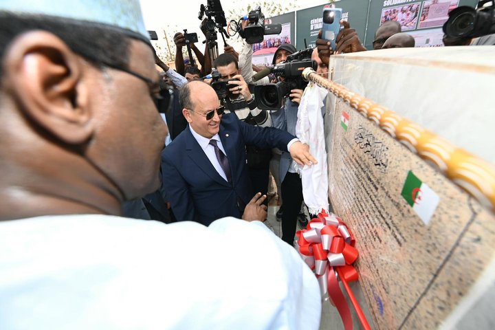 Saifi Gharib supervises the inauguration of the Algerian-Nigerien electricity generation station in Niamey