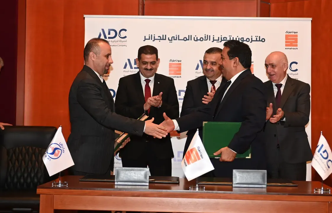 Signing Contracts to Complete Three Major Seawater Desalination Plants